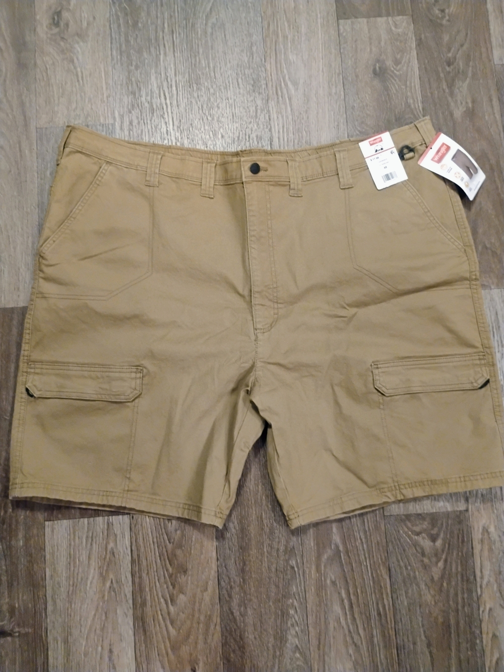 5/$15 Size 48 Wrangler Men's Khaki Heavyweight Hiker Cargo Shorts